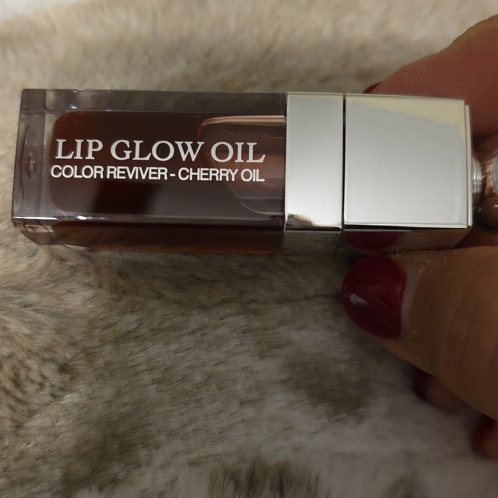 Dior Lipstick Case in Bold Red With The Dior Addict Lip Glow Oil - Picture 5 of 6